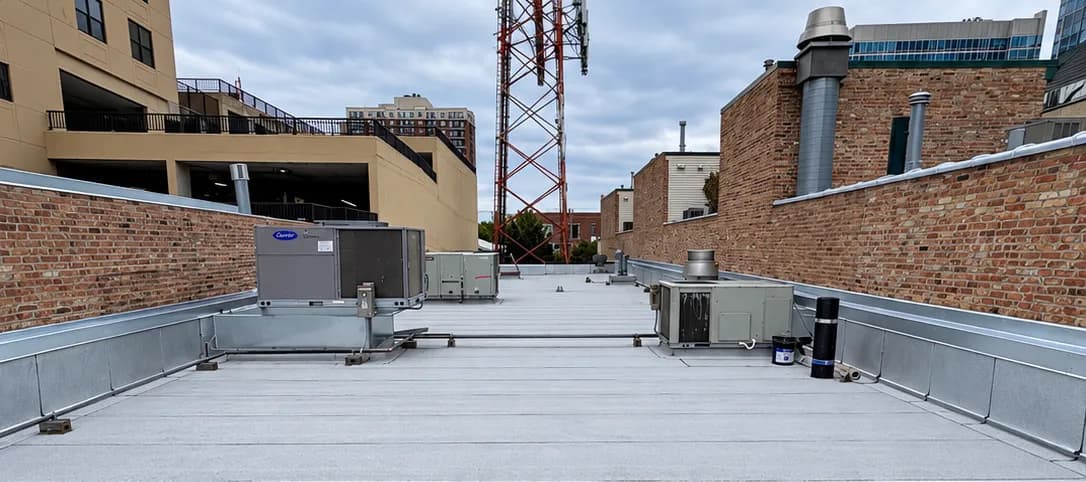 Gallery photos for Granulated Modified Flat Roof Installation on a Chicago Commercial Building: Image #2