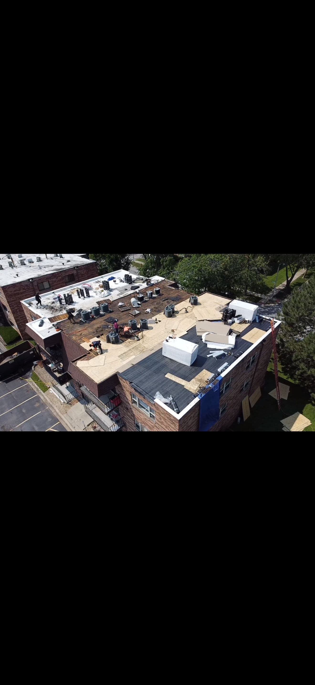 Project Roof Replacement on Multi-Unit Apartment Building in Chicago image