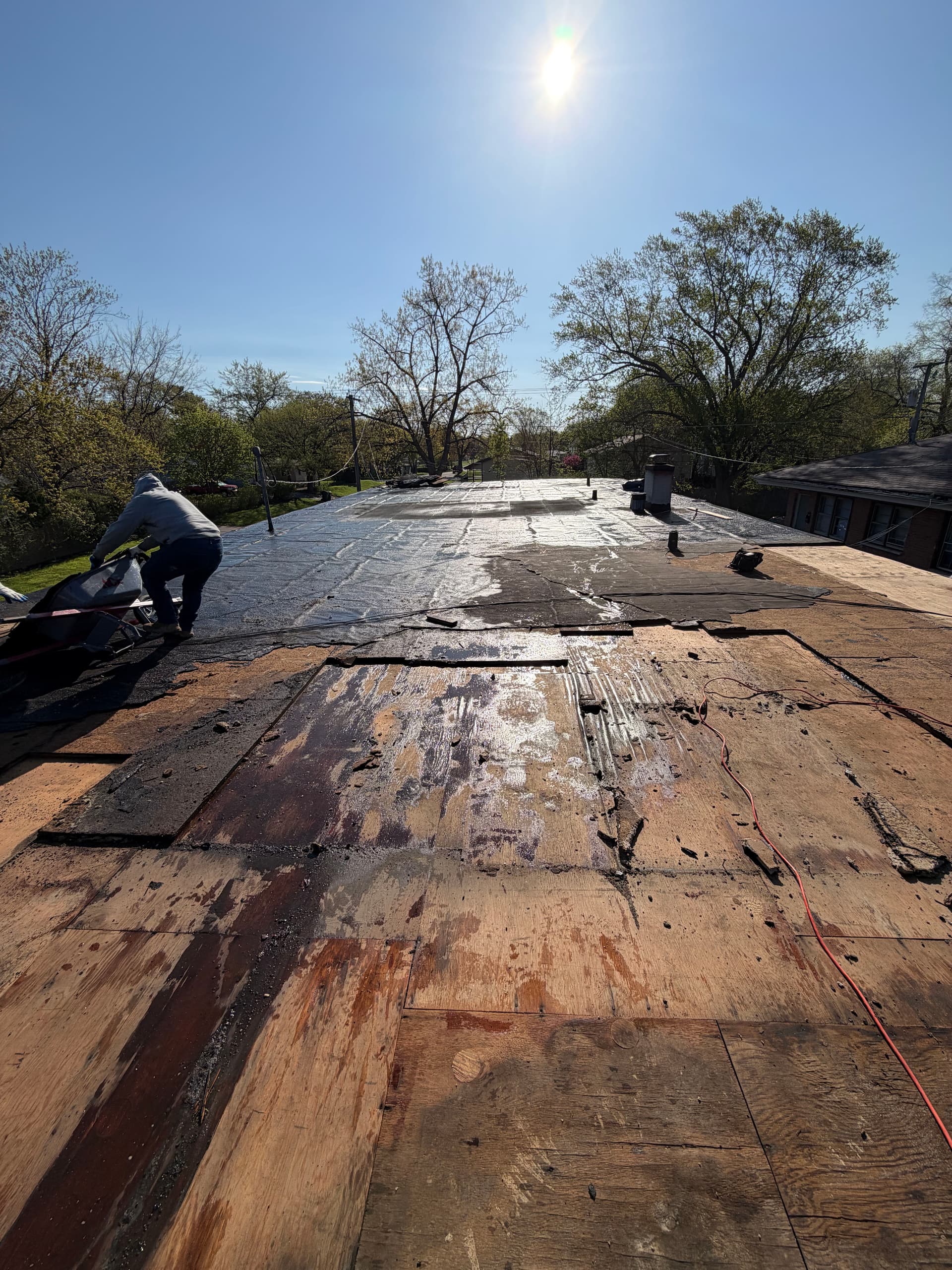 Gallery photos for Flat Roof Remove and Replace Completed in Grayslake: Image #1