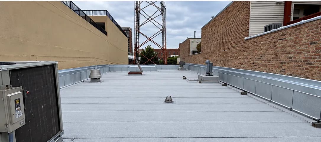 Gallery photos for Granulated Modified Flat Roof Installation on a Chicago Commercial Building: Image #1