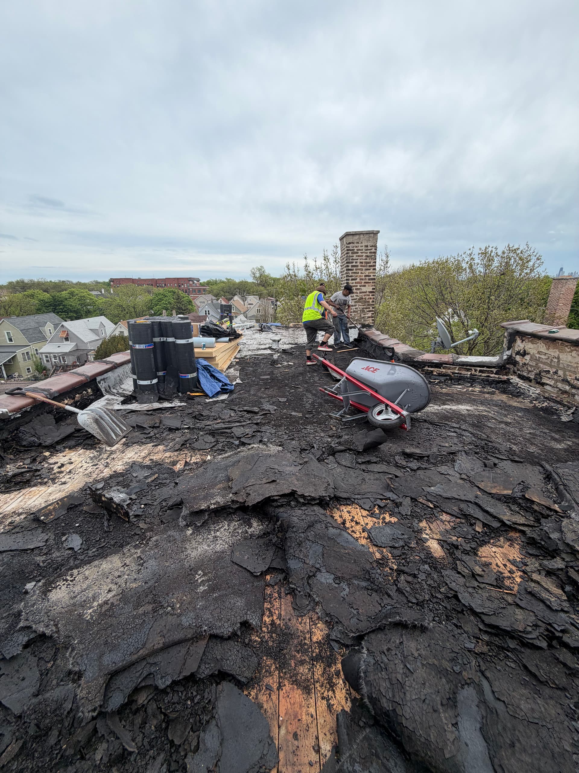 Gallery photos for Flat Roof Replacement Done Right - Tear-Off to Finished Modified System: Image #2